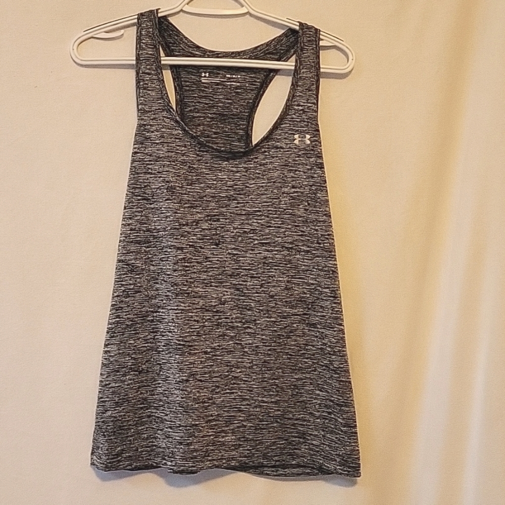 Womens medium grey Under Armour heatgear tank top.